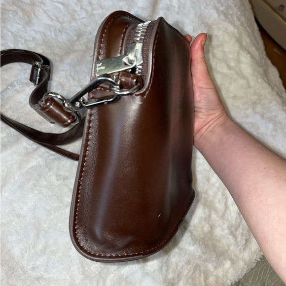 BROWN UNIQLO SIDEBAG - Picture 4 of 5